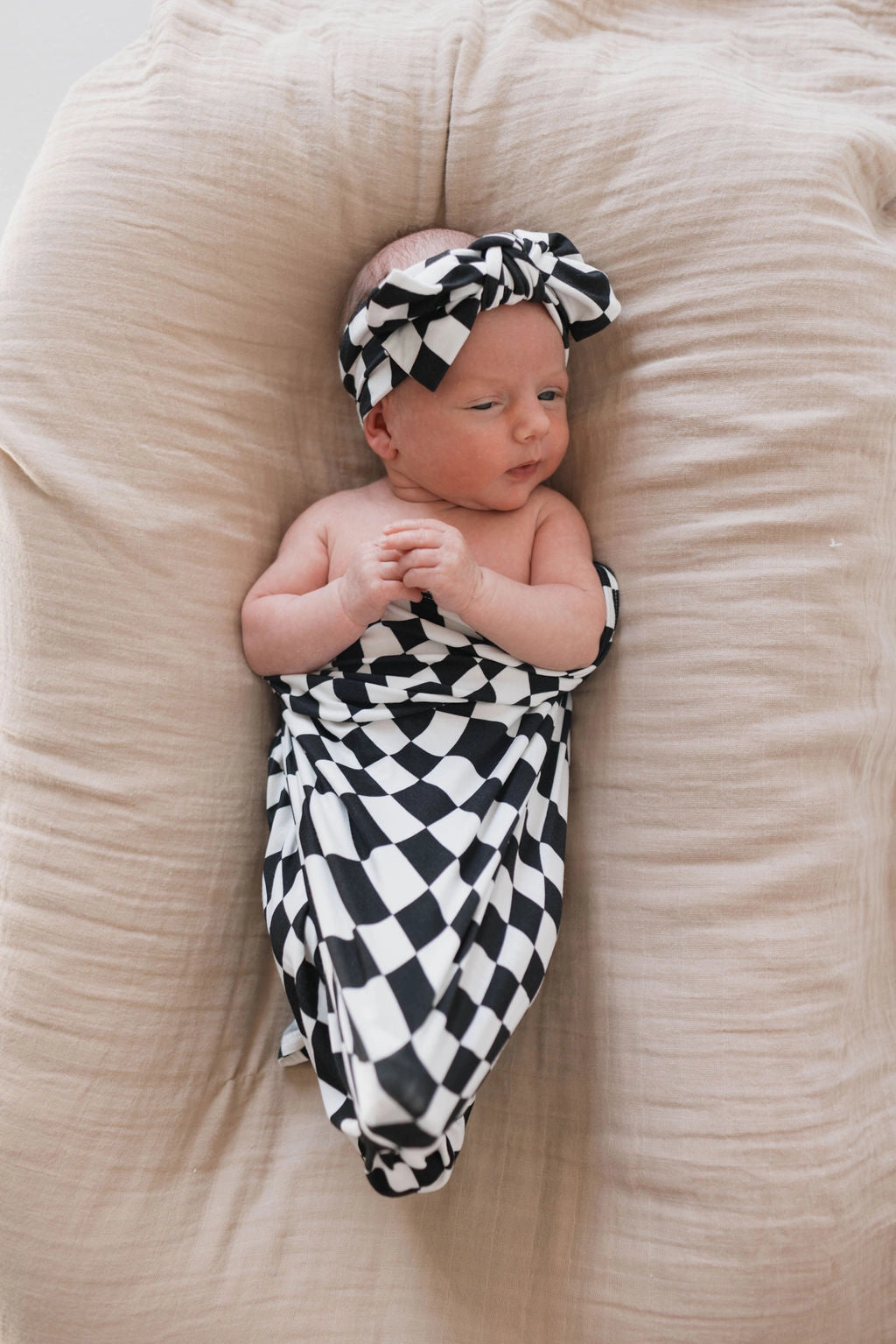 Black & White Wavy Checkerboard | Bamboo Head Wrap