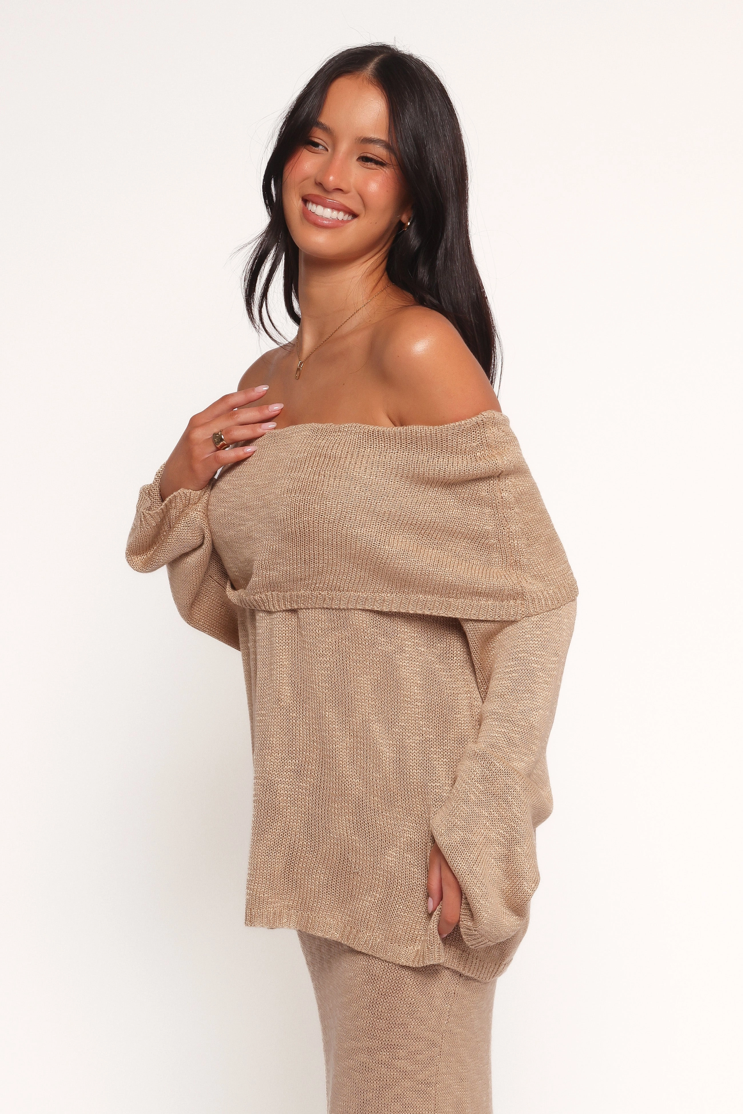 Indya Off Shoulder Top - Mocha
