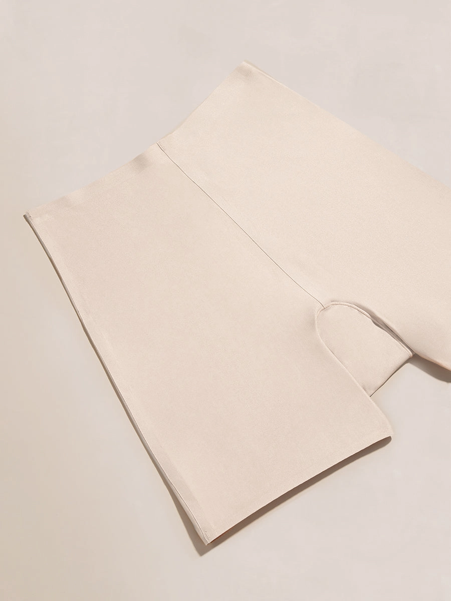 Truekind® Seamless Stretch Mid-Waist Short